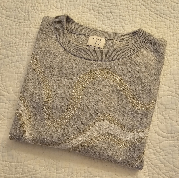 Silver and Metallic Gold Patterned Sweater (M) - Picture 2 of 10